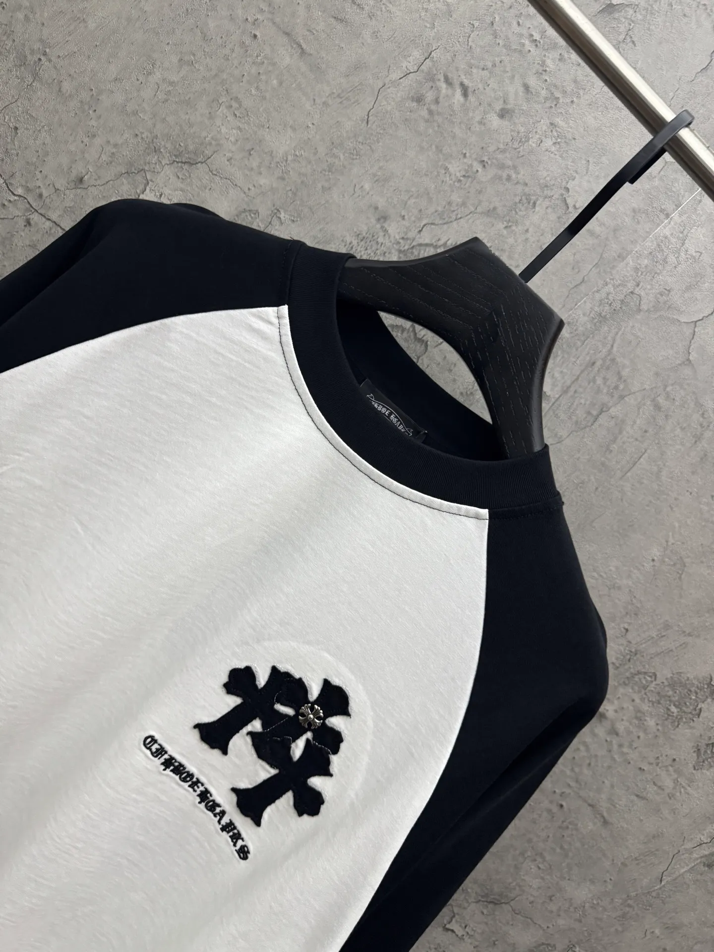 （ ， P， ） 𝗖H 2026 New Arrival Original 👑 ！ ： ➕100% 。Authentic ➕ ➕3D ➕ ： ！ ！ ：Black White Size：S M L XL ：2119